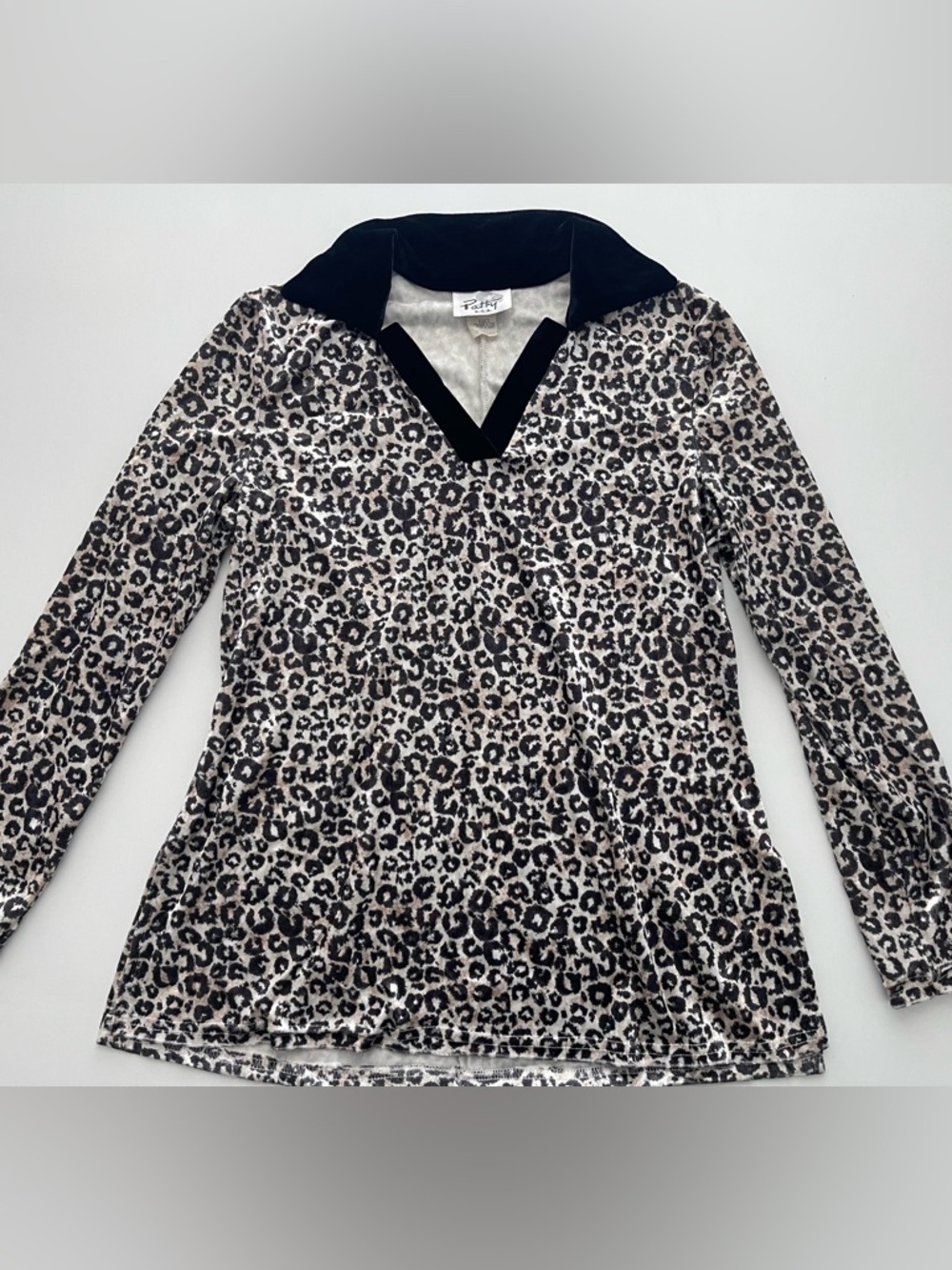 Patty USA Leopard Print Velour Collar Top Women’s small